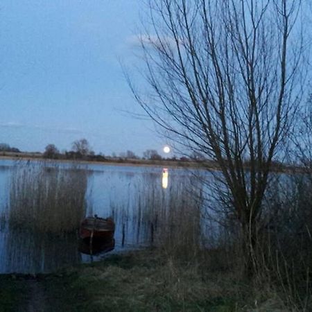 Entspannen Im Dorf Am See Zahren Екстериор снимка